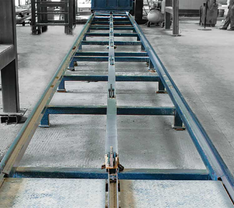 加(jia)氣線行(hang)走軌道(dao)