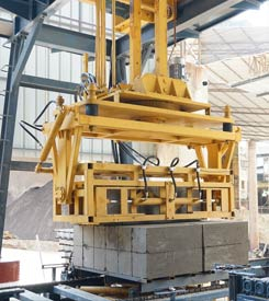 成(cheng)品碼垛設備